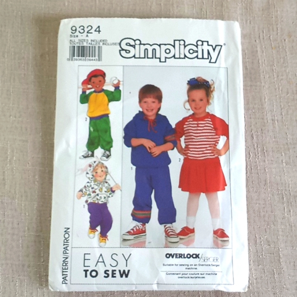 Simplicity vintage youth pattern for sweat shirts, skirts and sweat pants. S,M,L
